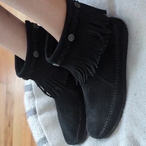 Minnetonka Black Suede Fringe Booties